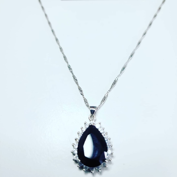 Black Zirconia pendant with silver color chain 😍 - Picture 3 of 3